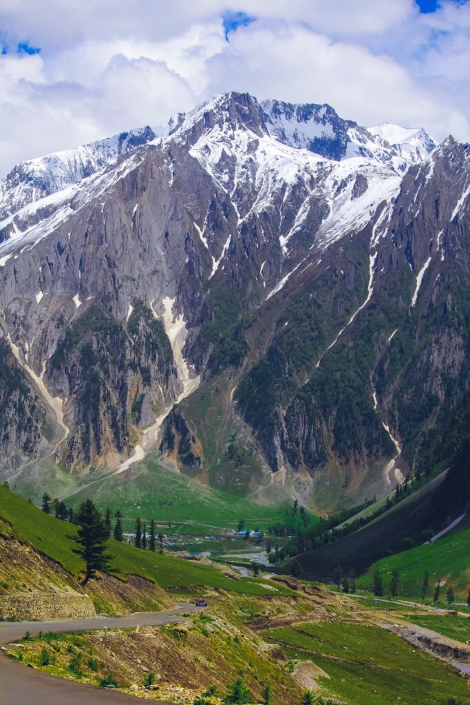 sonmarg tour packages by friends tours