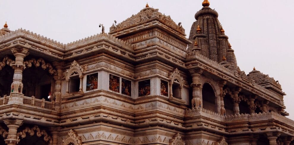mathura tour package by friends tours